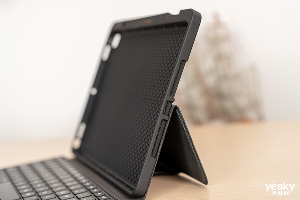 给iPad Pro安全的家!雷柏XK300蓝牙键盘上手评测